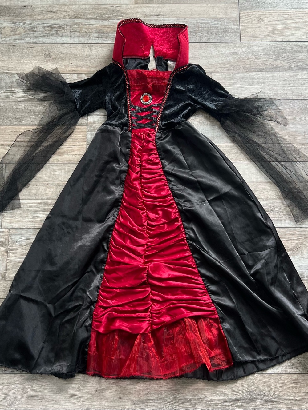 Spirit Halloween Victorian Vampiress Child Costume Size Small 4-6 - Picture 11 of 15